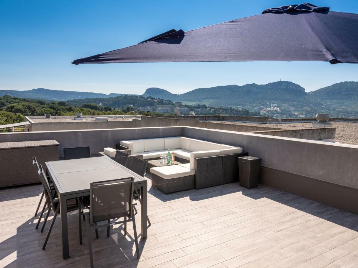 Le Vallat Vue Terrasse Privative Jacuzzi Barbecue Calanques Apartment *